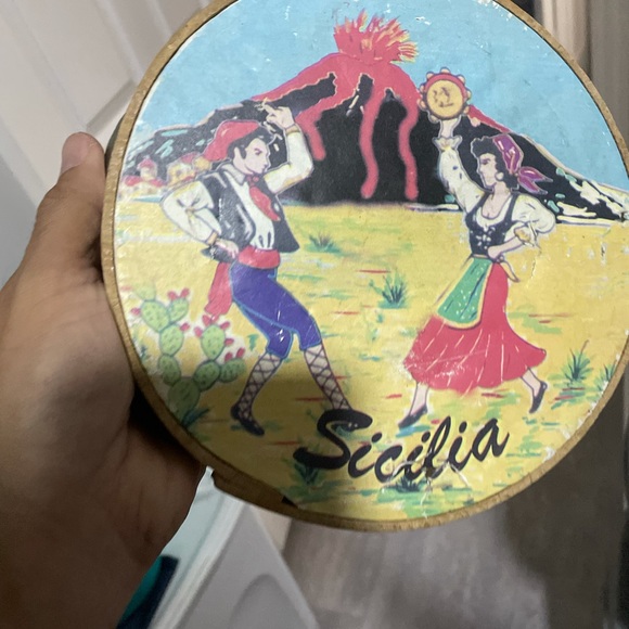 Sicilian hand percussion vintage
Hand made in Sicily - Picture 8 of 8